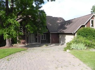 7A22 Broken Lance Ln, Apple River, IL 61001
