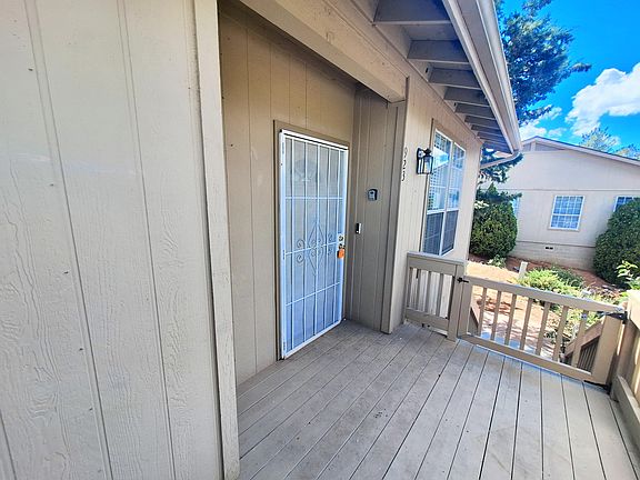 4th image of 923 W Madera Ln
