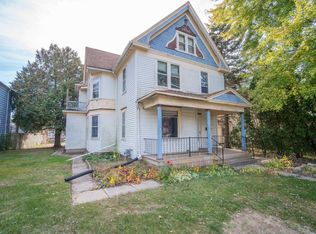 911 Cedar St, West Bend, WI 53095