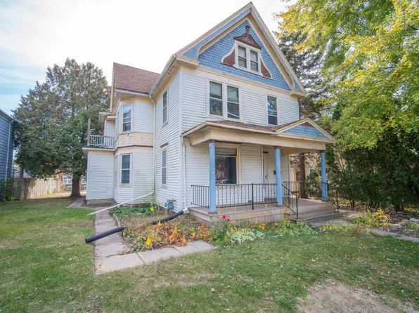 911 Cedar STREET, West Bend, WI 53095