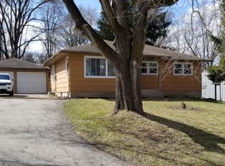 9809 Hillview Ave, Fox River Grove, IL 60021