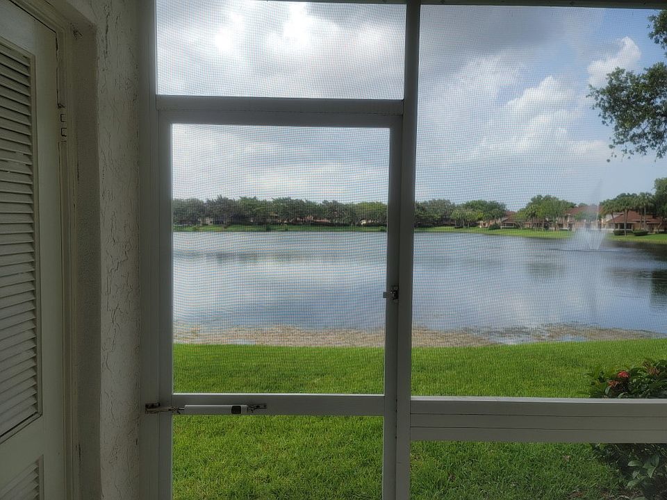 1st image of 852 NW 92nd Ave