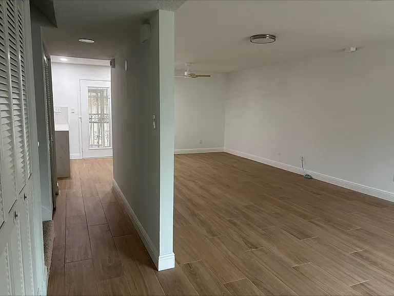3418 W Saint Conrad St — Photo 3