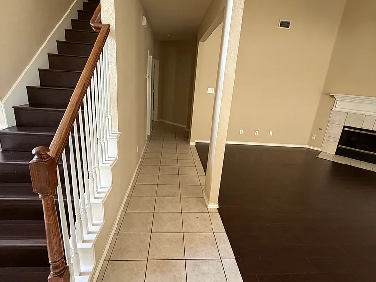 2513 Frosted Green Ln — Photo 16