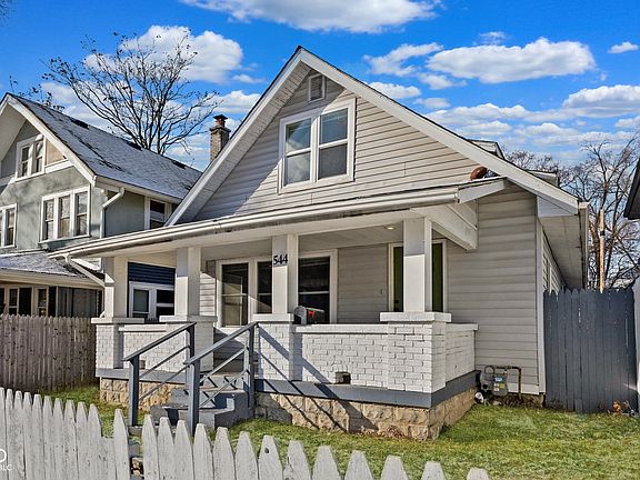 2nd image of 544 N Dearborn St