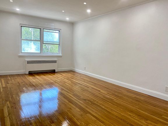 3rd image of 6534 Utopia Pkwy Floor 2