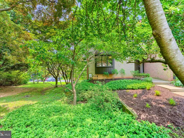 302 Five Farms Ln, Lutherville Timonium, MD 21093