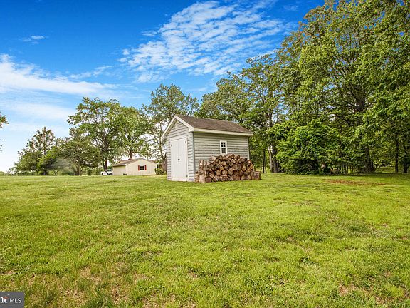 5th image of 9576 Deer Hollow Ln