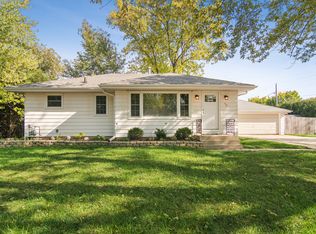 515 N 1st St, Gurnee, IL