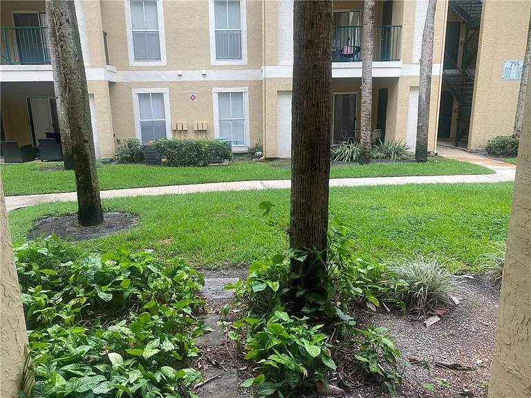 777 Riverside Dr #1512 — Photo 8