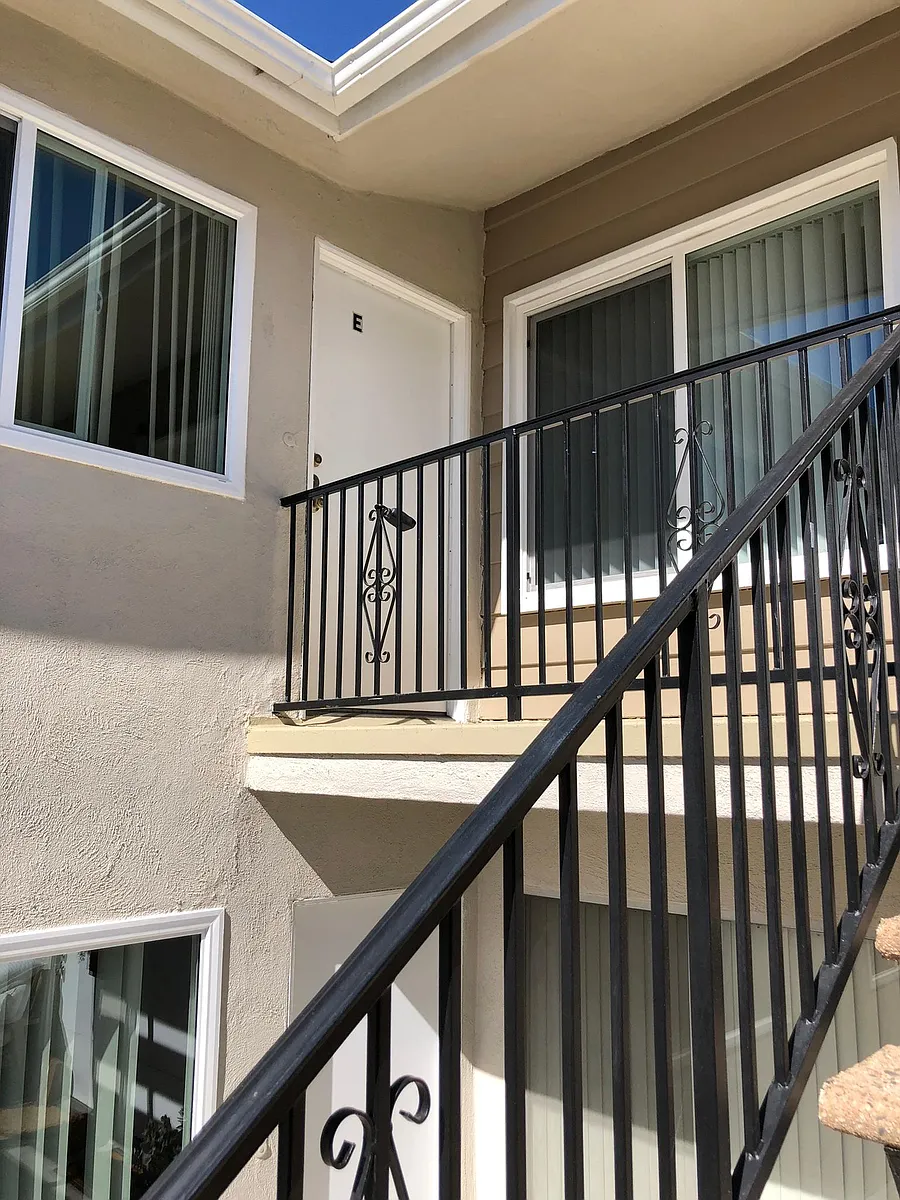 Building Photo - 2611 Voorhees Ave #E