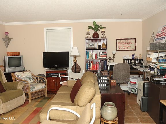 4th image of 3310 Washington Ave APT 1214