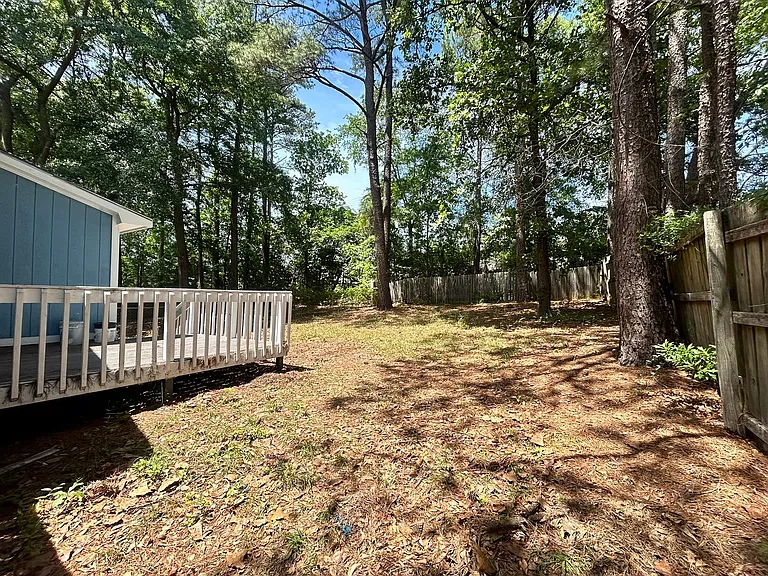 6466 Kelmscot Ct — Photo 29