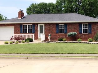 504 Kennedy Dr, Perryville, MO 63775