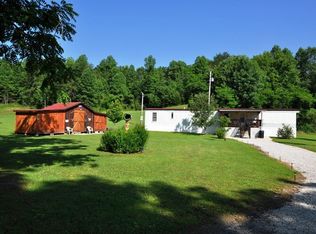 20 Mullins Point Rd, Campton, KY 41301