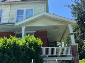 First Ave 1432 - Be Water, 2nd Floor