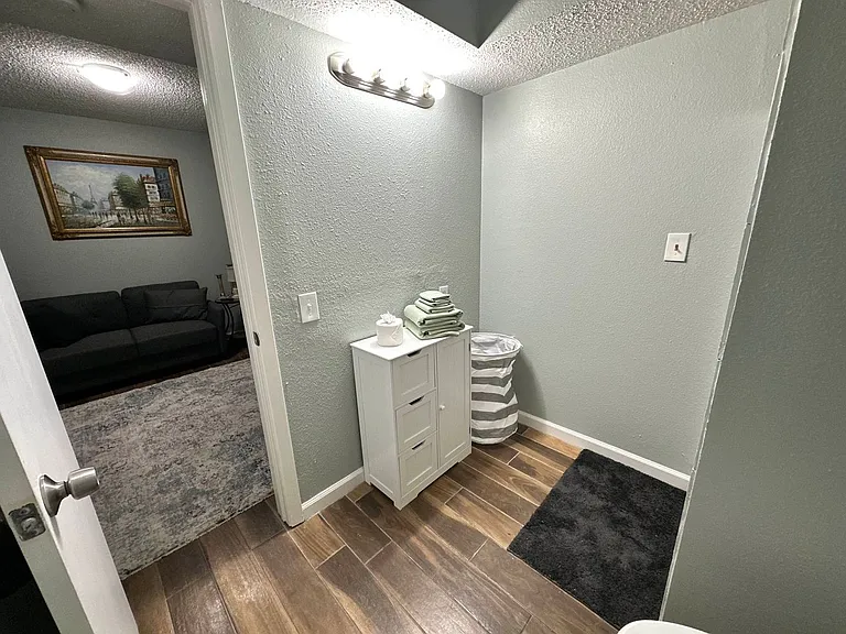 Robinson Manor Apartments — Photo 26