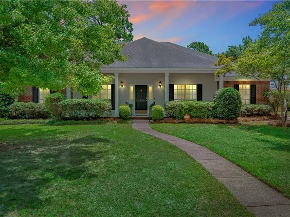 1279 Savannah Dr, Mobile, AL 36609