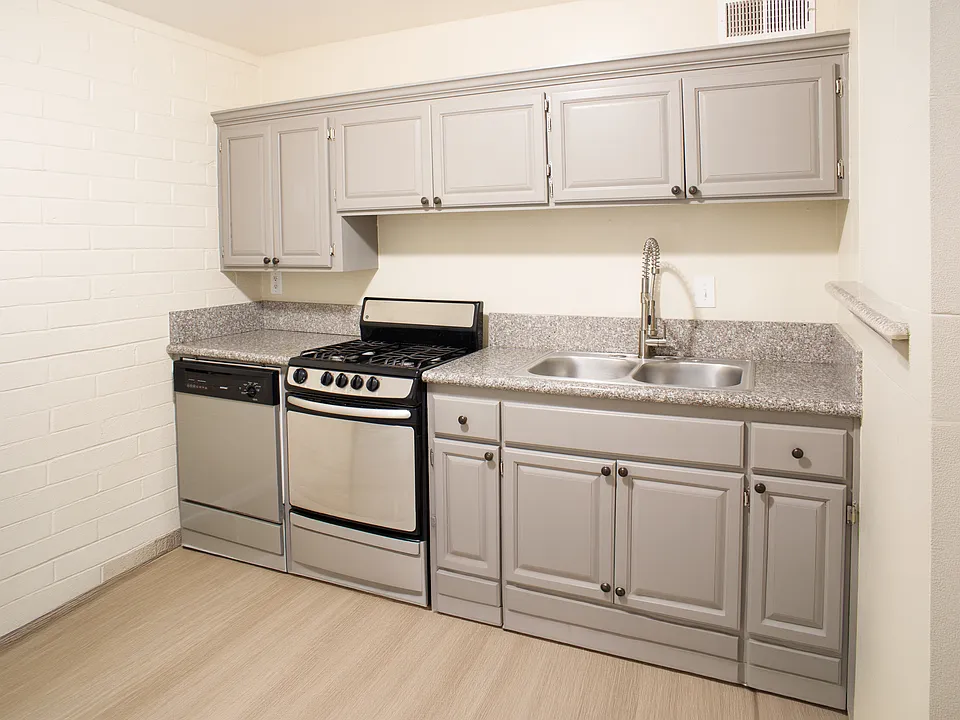 Geronimo Apartments