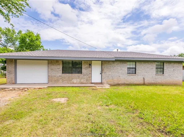 186 S Main St, Normangee, TX 77871