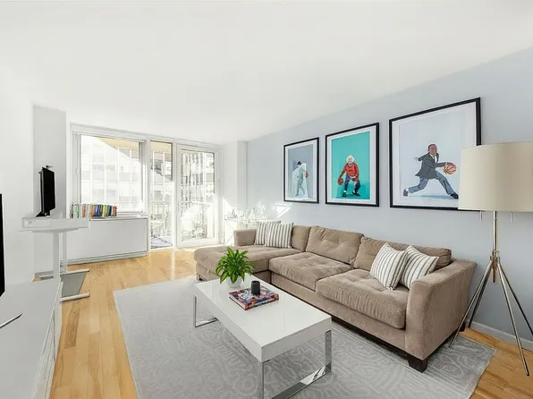 212 E 47th St APT 10H, New York, NY 10017