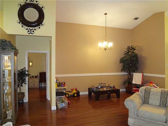 4th image of 15670 NW 14th Ct