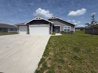 9163 Bullfrog Dr, Manhattan, KS 66502
