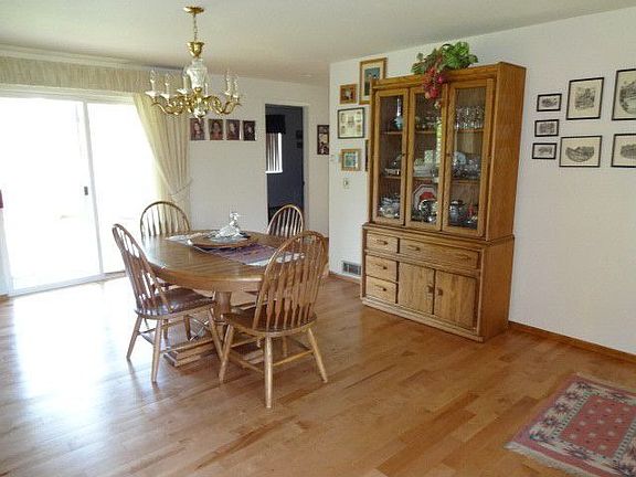 3rd image of 277 Mackenzie Dr
