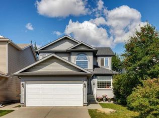 40 S Country Hills Bay NW, Calgary, AB T3K 4Y6