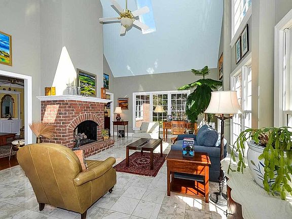 4th image of 105 Carolina Club Dr