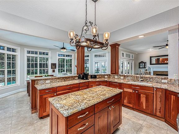 4th image of 1125 Kelso Blvd