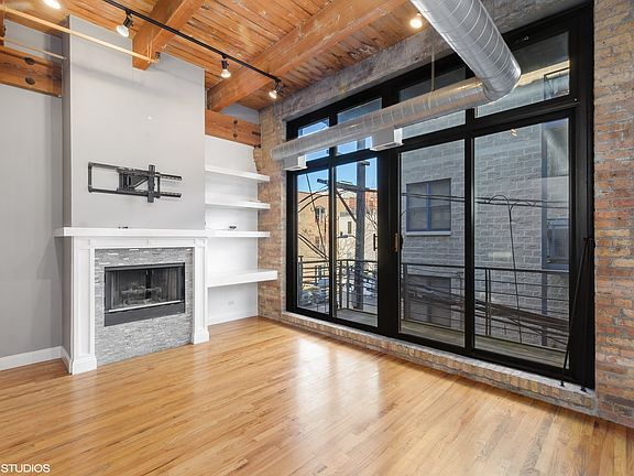 3rd image of 2300 W Wabansia Ave APT 217