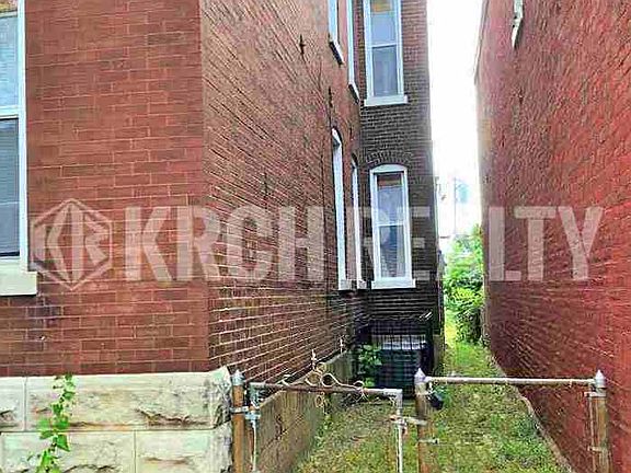 3rd image of 7520 Vermont Ave #1