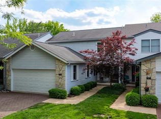 1531 Charlemont Dr, Chesterfield, MO