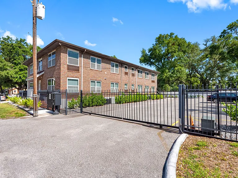 306 E Selma Ave #102 — Photo 4