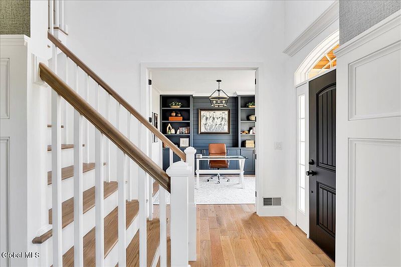 5th image of 7 Pond View Drive