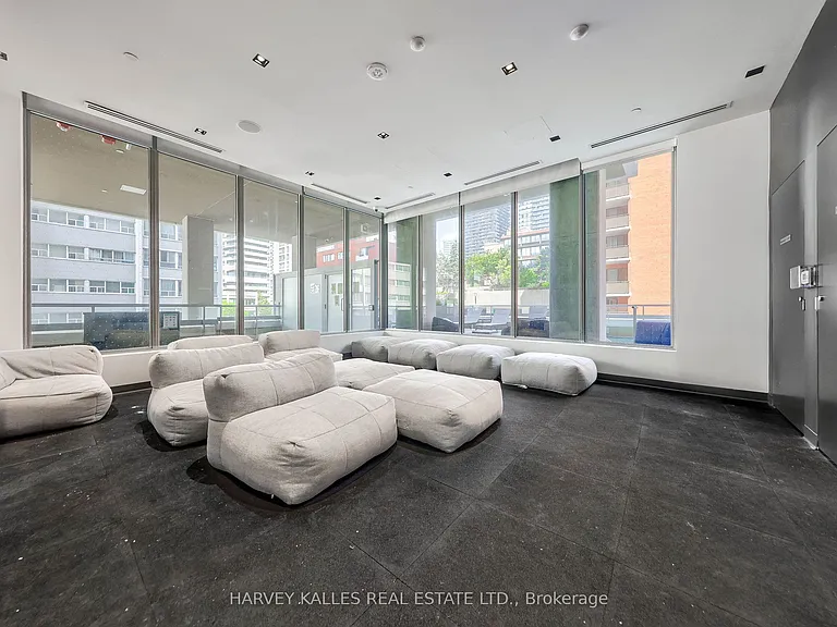 50 Dunfield Ave #LPH18 — Photo 21