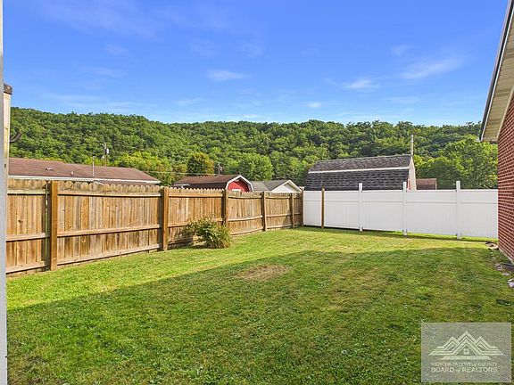 5th image of 403 Ridgeway Dr
