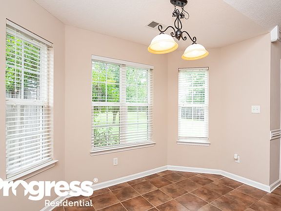 4th image of 2646 Greencliff Dr