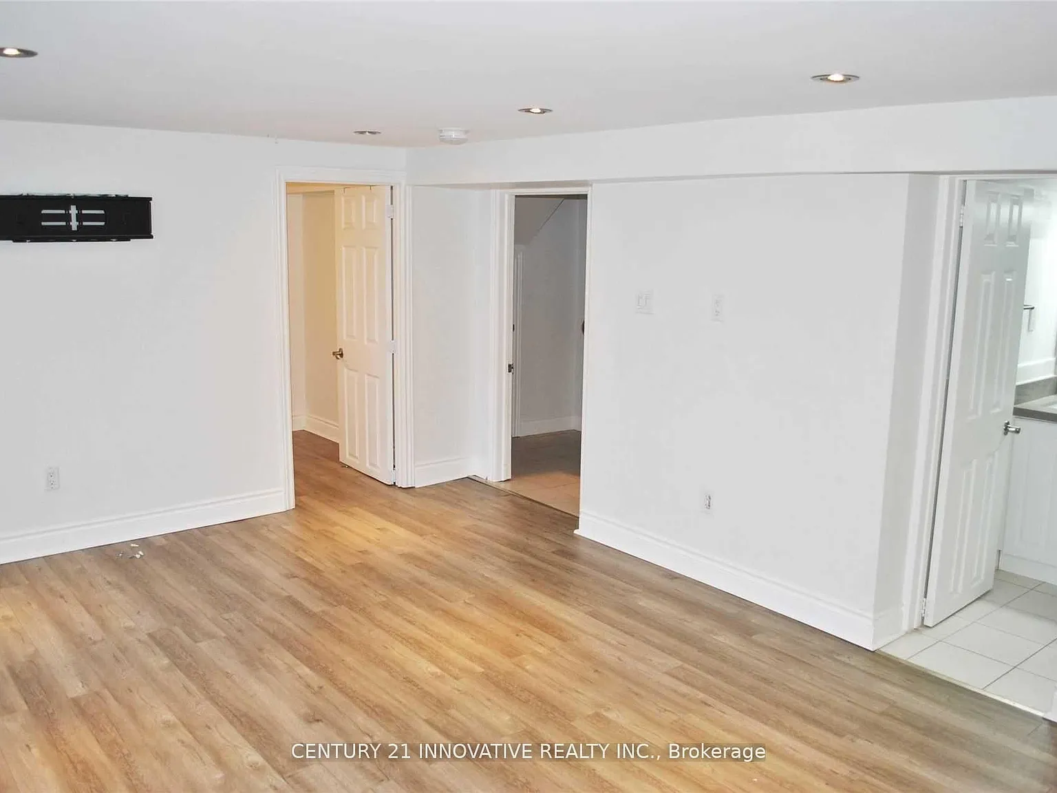 Studio, $1,200 — Photo 3