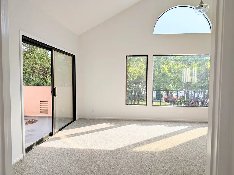 1107 Palm Ave #B — Photo 1