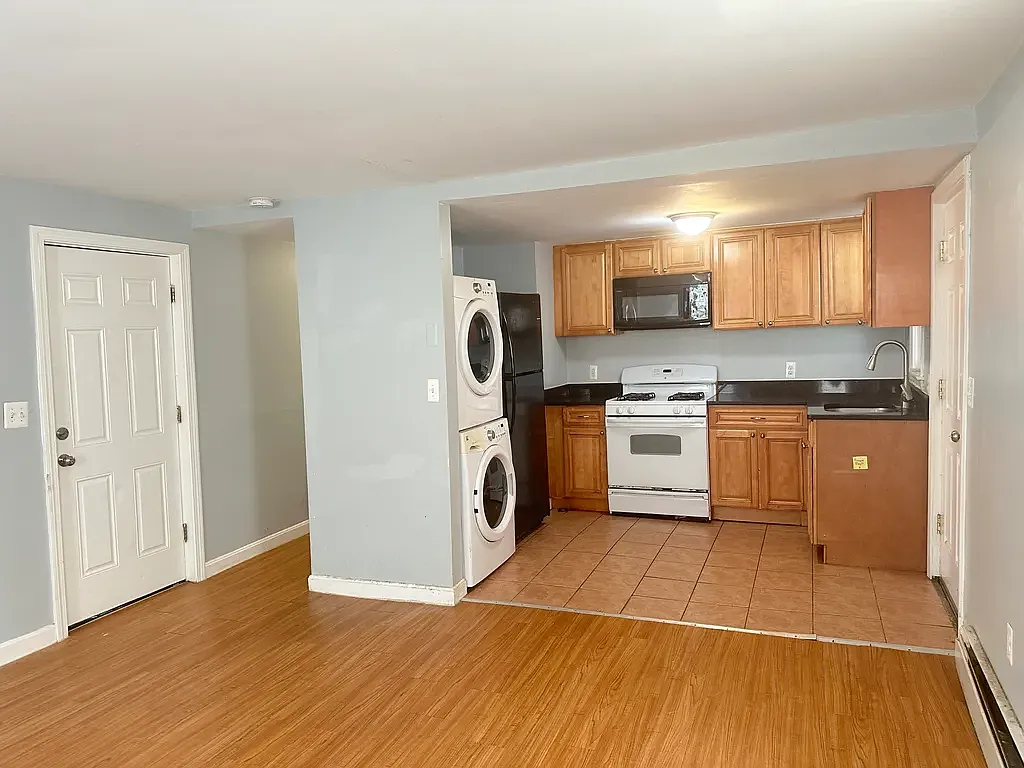 2 bed, 736 sqft, $2,100 — Photo 2