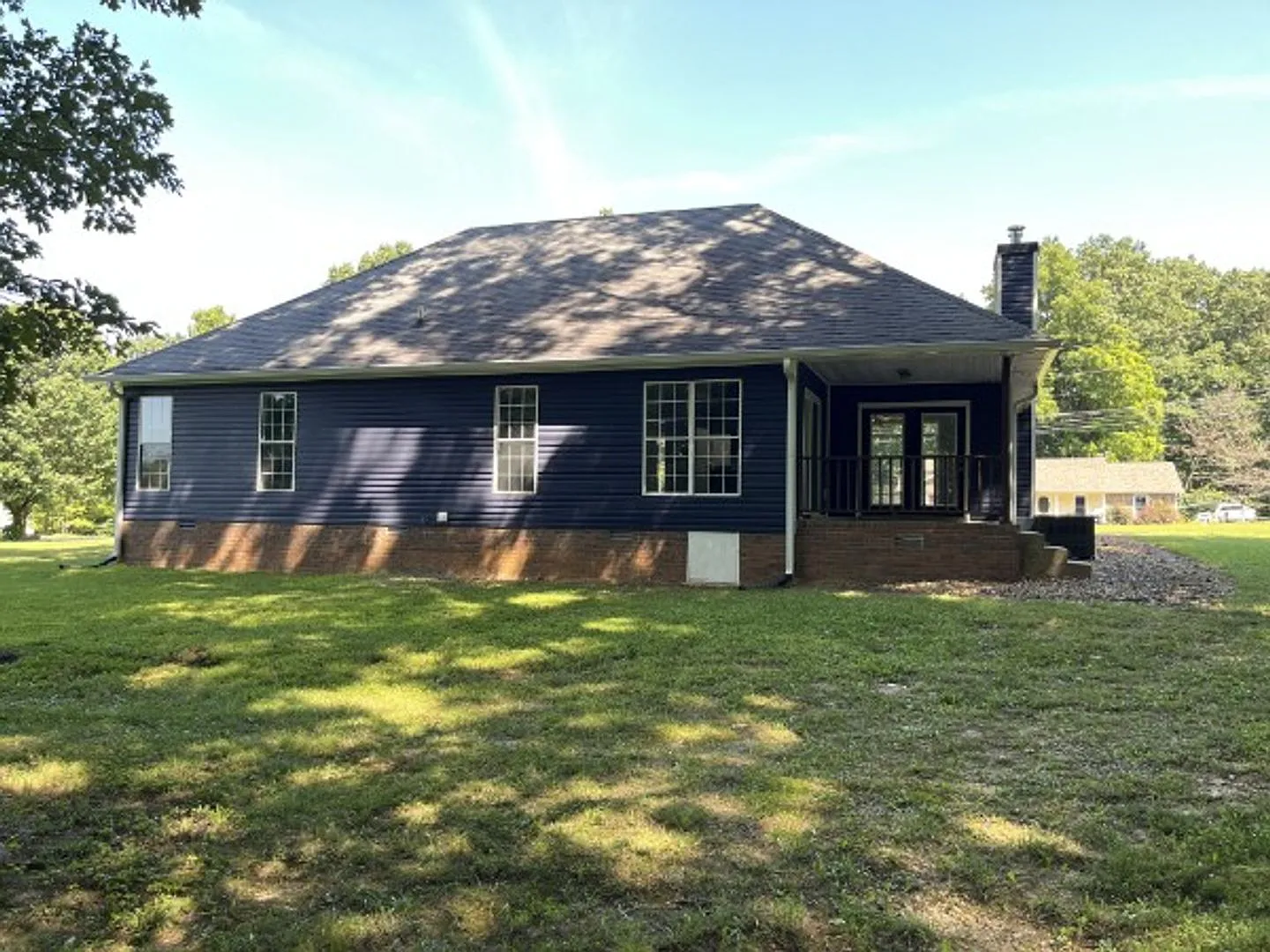 Nice home in the country, easy access to gate 10 and Land Between the Lakes! — Photo 3