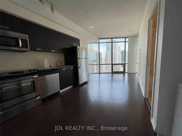 832 Bay St, Toronto, ON