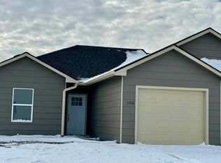 1136 Harbor Dr, Salina, KS 67401
