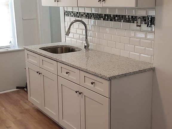 2nd image of 595 Capitol Ave #1