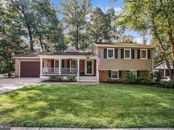 9811 Hampton Ln, Fairfax, VA 22030