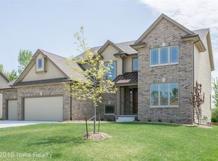 15310 Maple Dr, Urbandale, IA 50323