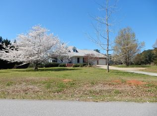 135 Lee Rd, Carrollton, GA 30117