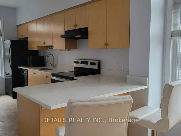 795 Montreal Rd #1, Ottawa, ON K1K 0S9